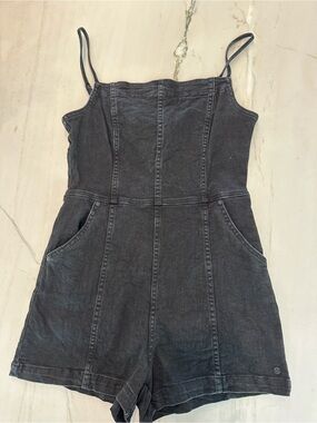 Volcom Black Casual Top with Logo Tag